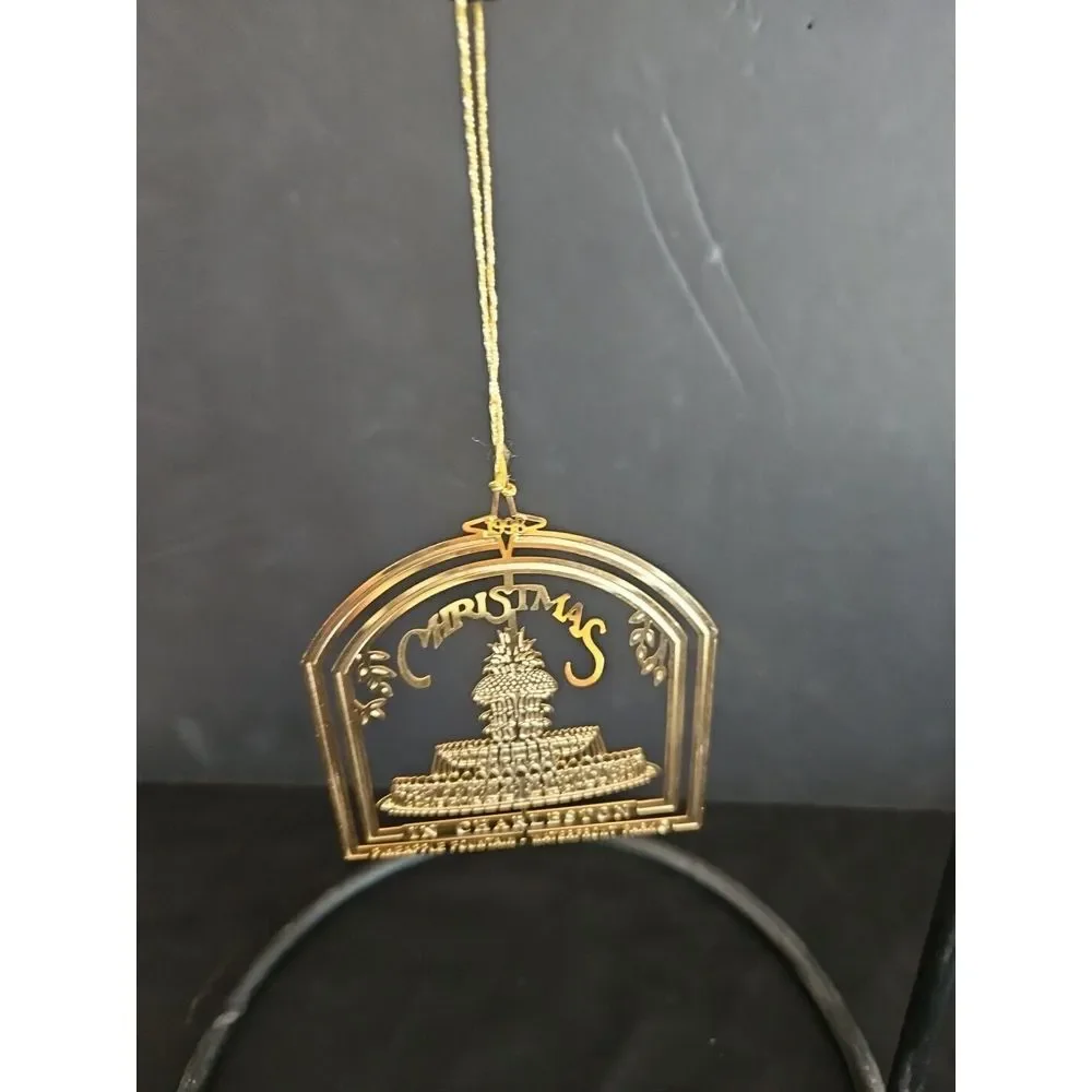 CHRISTMAS IN‎ CHARLESTON HOLY CITY ORNAMENT ~ 1998 Pineapple Fountain-Waterfront